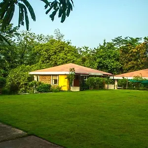 Lulung Aranya Nivas Hotel